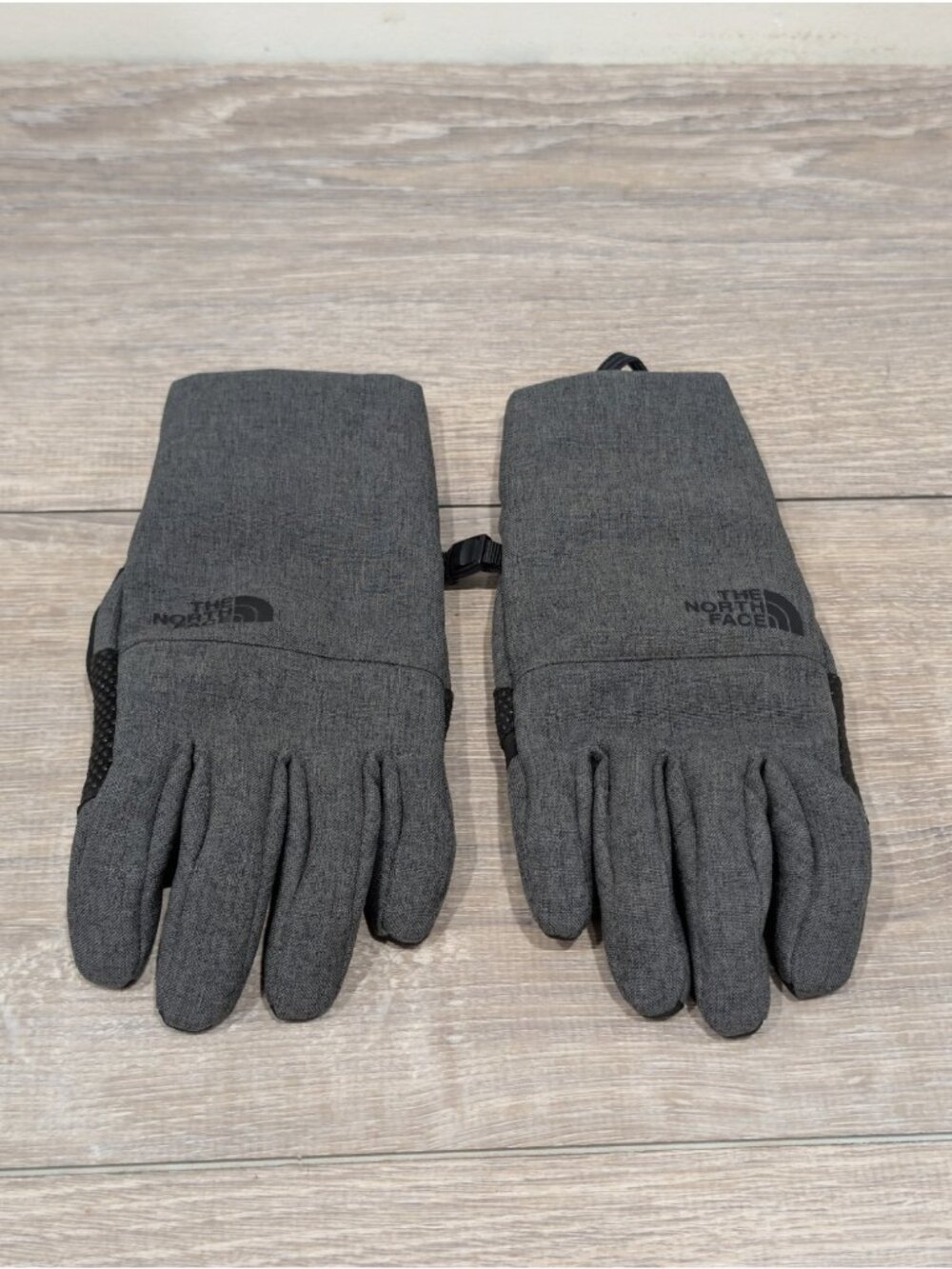 The North Face Women’s Apex Insulated Etip Gray Gloves Size Extra Small